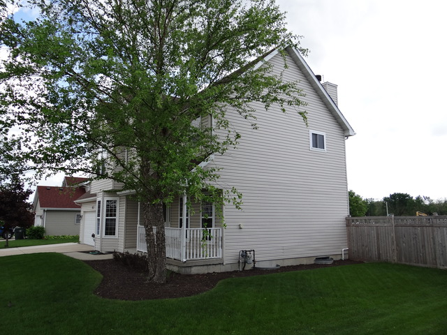303 Chippewa Dr, Minooka, IL 60447 photo 3