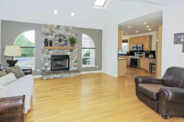 1918 Bison Ln, Mchenry, IL 60051 photo 10