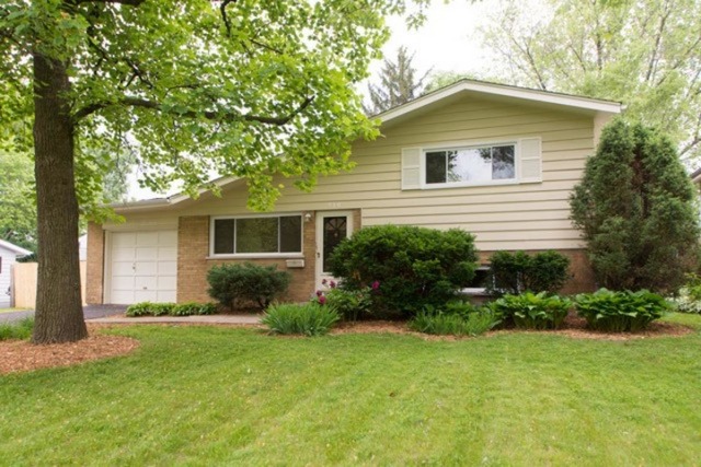 716 Ranch Rd, Wheaton, IL 60187 photo 1