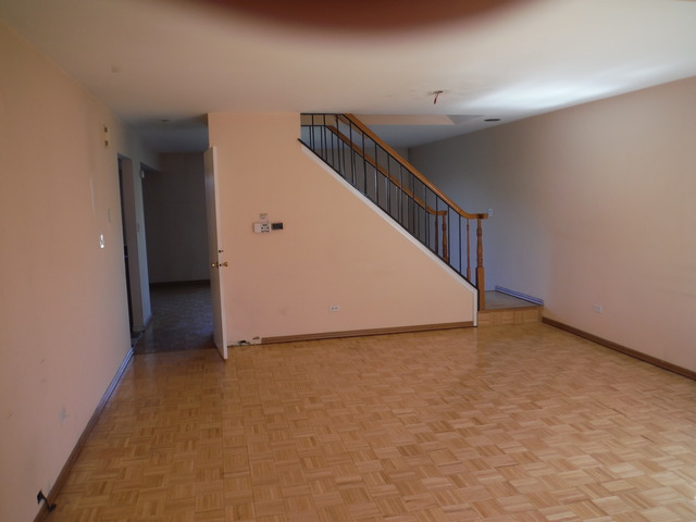 432 Maple Dr, Wheeling, IL 60090 photo 3