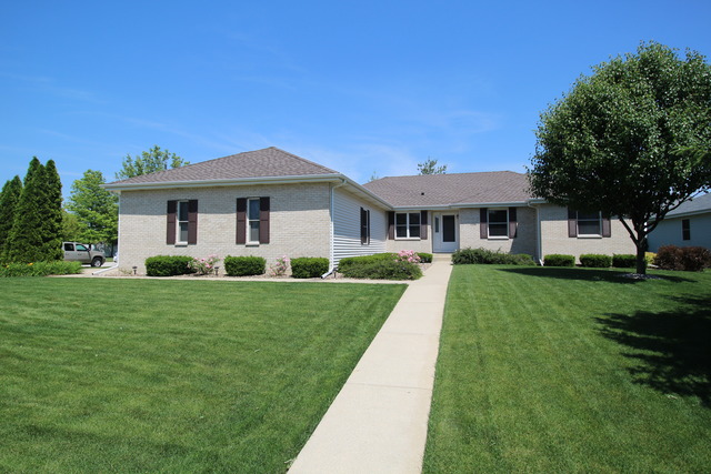 1386 E Cap Cir, Bourbonnais, IL 60914 photo 1