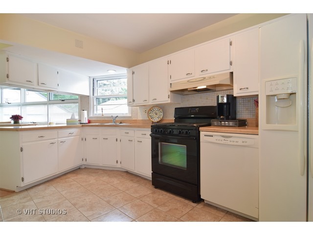 714 S Spring Rd, Elmhurst, IL 60126 photo 3