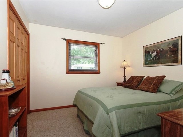1251 Blackhawk Dr, Elgin, IL 60120 photo 11