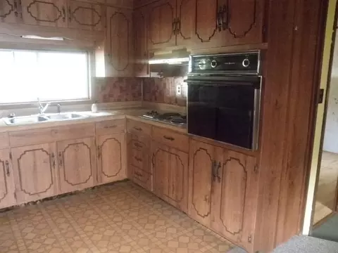 100 W 5th St, Spring Valley, IL 61362 photo 3