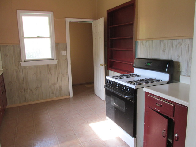 920 Larkin Ave, Elgin, IL 60123 photo 7
