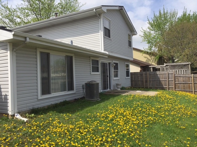 1890 Crescent Ln, Hoffman Estates, IL 60169 photo 12