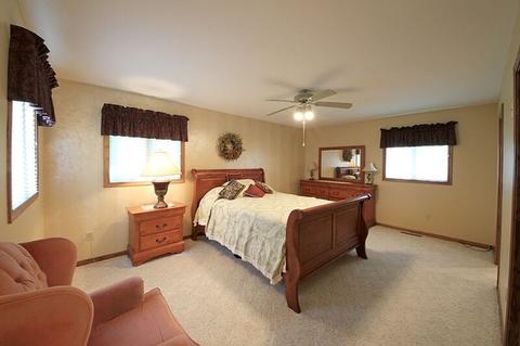 708 S Jackson St, Gardner, IL 60424 photo 6
