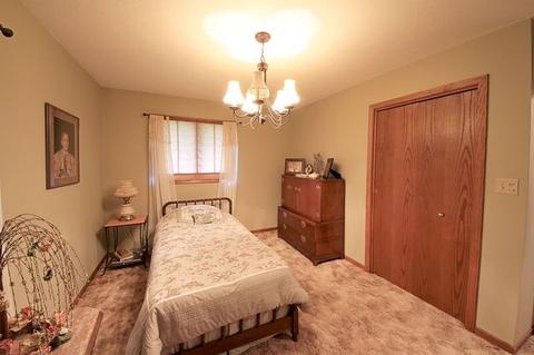 708 S Jackson St, Gardner, IL 60424 photo 12