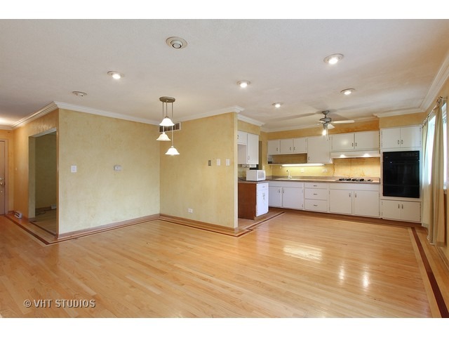 1122 E Paddock Dr, Palatine, IL 60074 photo 3
