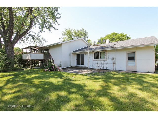 1122 E Paddock Dr, Palatine, IL 60074 photo 9
