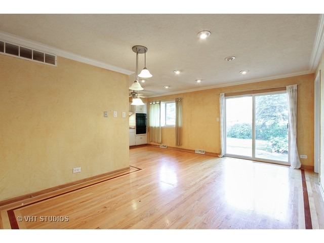 1122 E Paddock Dr, Palatine, IL 60074 photo 4