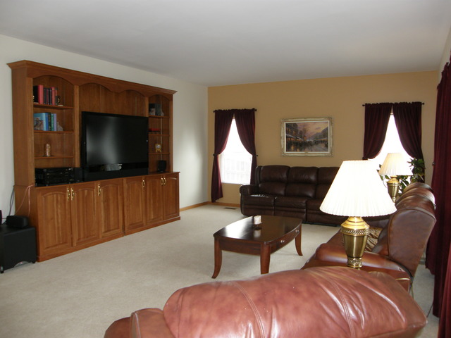 155 Norwich Dr, Bartlett, IL 60103 photo 9