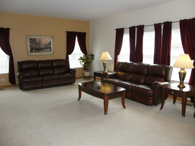 155 Norwich Dr, Bartlett, IL 60103 photo 8