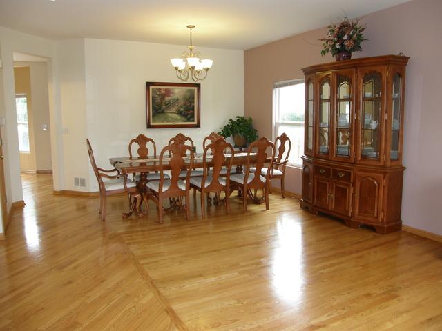 155 Norwich Dr, Bartlett, IL 60103 photo 5