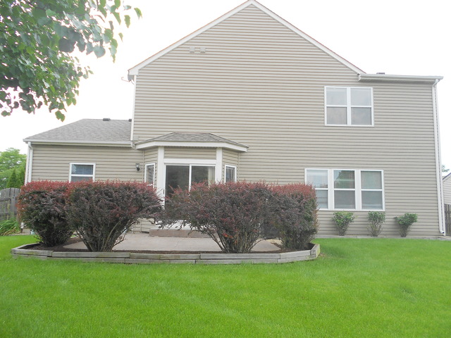 155 Norwich Dr, Bartlett, IL 60103 photo 3