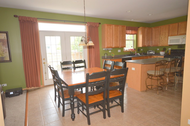 809 Georgetown Dr, Oswego, IL 60543 photo 4