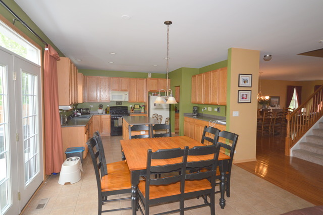 809 Georgetown Dr, Oswego, IL 60543 photo 2
