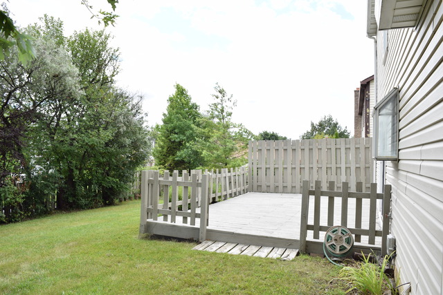 1085 Gannon Dr, Hoffman Estates, IL 60169 photo 22