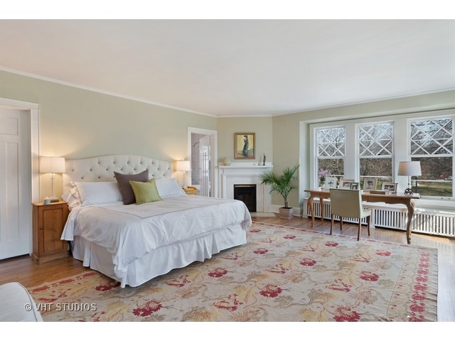 210 Davis St, Evanston, IL 60201 photo 14