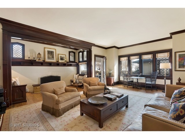 210 Davis St, Evanston, IL 60201 photo 4