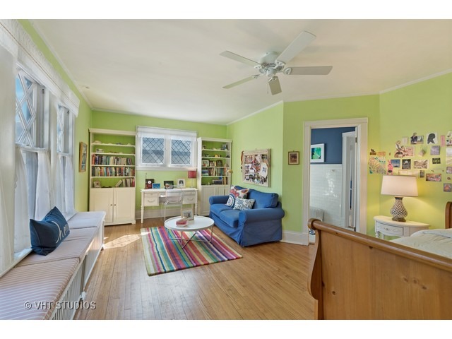 210 Davis St, Evanston, IL 60201 photo 18