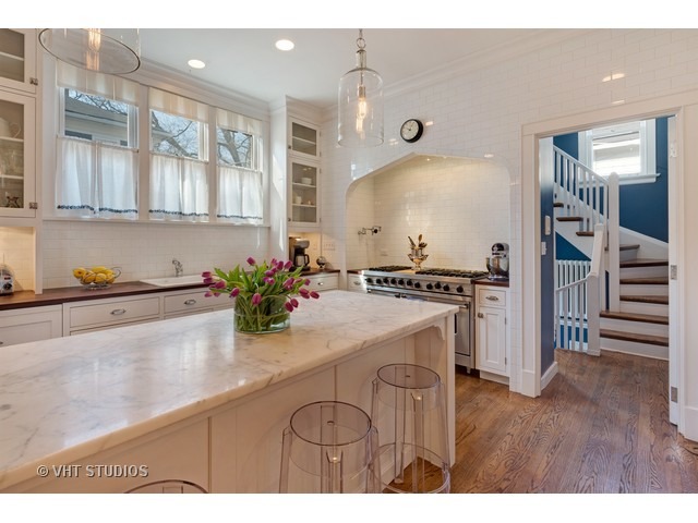 210 Davis St, Evanston, IL 60201 photo 10