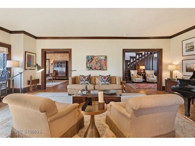 210 Davis St, Evanston, IL 60201 photo 5