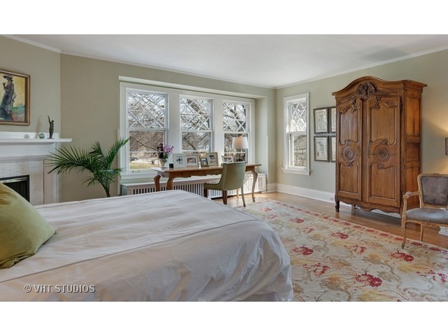 210 Davis St, Evanston, IL 60201 photo 15