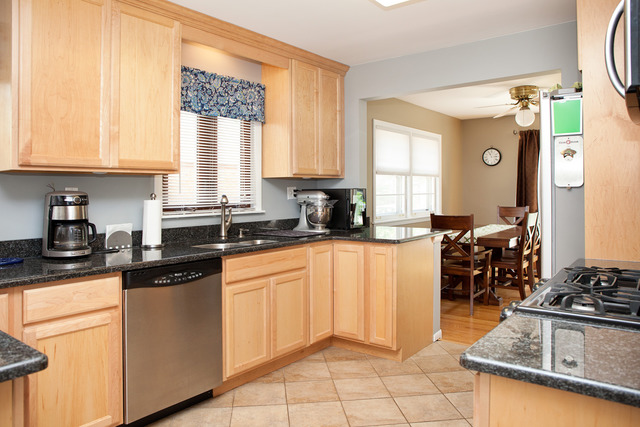 1414 S 4th Ave, Des Plaines, IL 60018 photo 4
