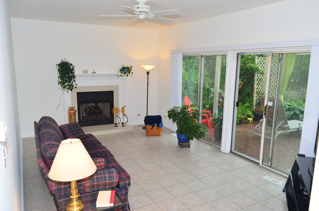 1306 Blackhawk Ln, Bartlett, IL 60103 photo 7