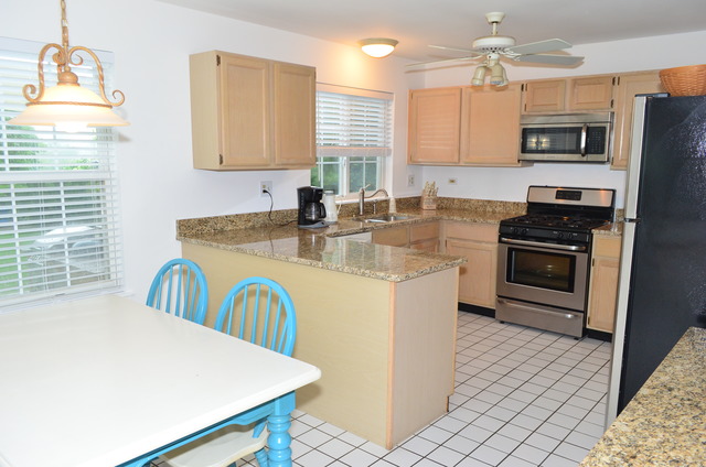 1306 Blackhawk Ln, Bartlett, IL 60103 photo 4