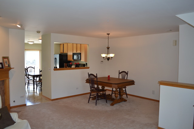 725 River Walk Dr, Wheeling, IL 60090 photo 3