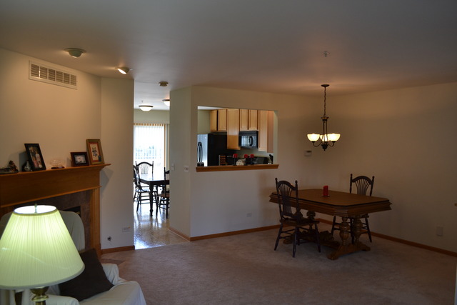 725 River Walk Dr, Wheeling, IL 60090 photo 4