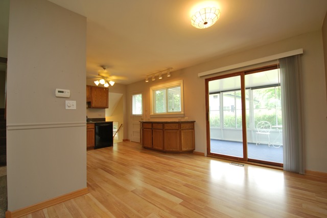725 Maple Ln, Hoffman Estates, IL 60169 photo 6