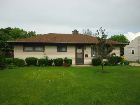 1919 Plum St, Peru, IL 61354 photo 1