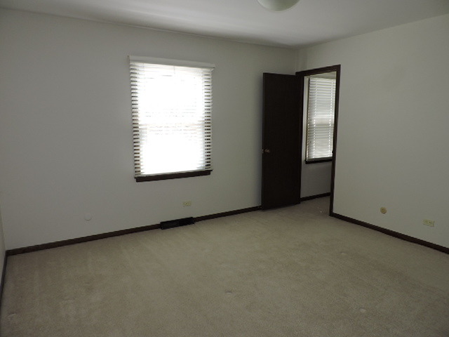 2134 Valley Rd, Northbrook, IL 60062 photo 18