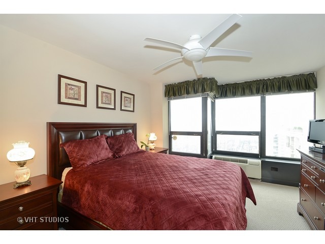 30 E Huron St #5406, Chicago, IL 60611 photo 8