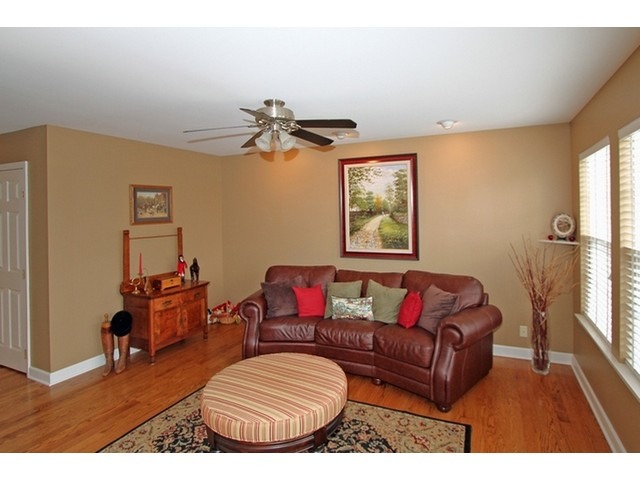 1305 Filly Ln, Bartlett, IL 60103 photo 7