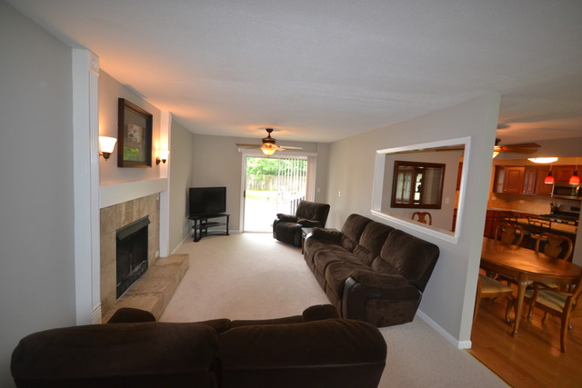 190 Maricopa Ln, Hoffman Estates, IL 60169 photo 4