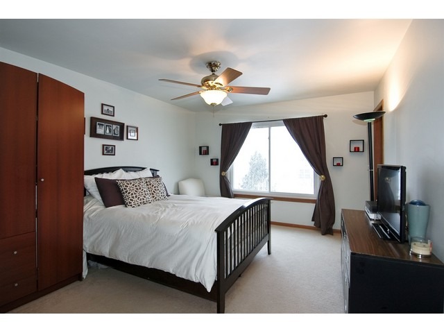 976 Annandale Dr, Elgin, IL 60123 photo 7