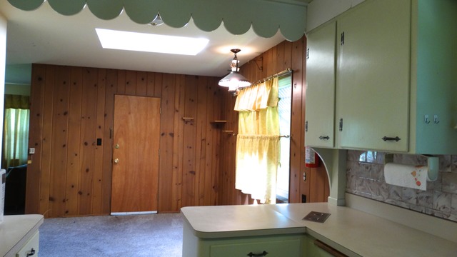 305 E Thompson St, Harvard, IL 60033 photo 8