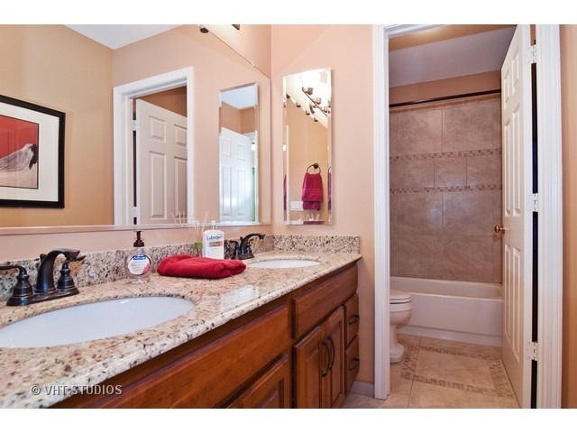 714 Hackberry Ct, Bartlett, IL 60103 photo 13