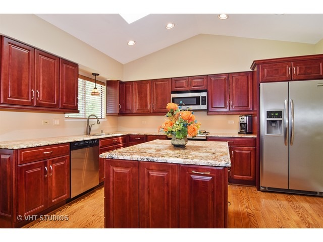 714 Hackberry Ct, Bartlett, IL 60103 photo 5