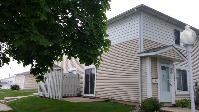 1655 Cornell Dr, Hoffman Estates, IL 60194 photo 2