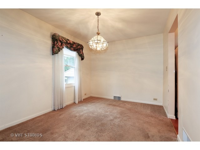 3149 Patton Dr, Des Plaines, IL 60018 photo 3