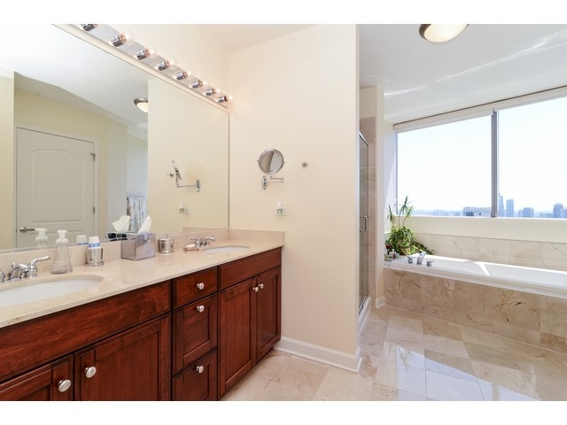 420 E Waterside Dr #3701, Chicago, IL 60601 photo 11