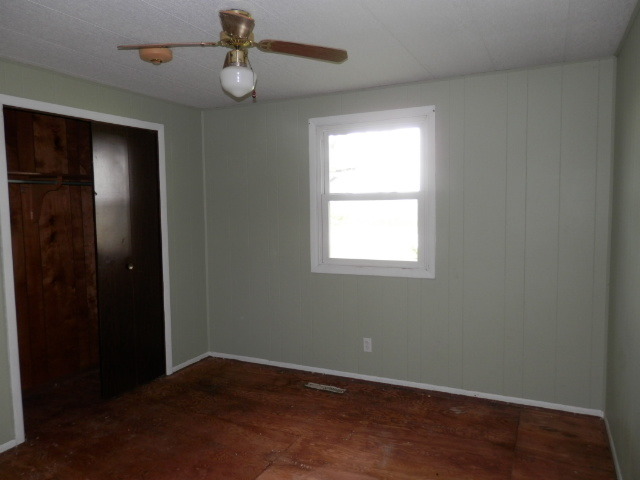 410 S Berta Rd, Coal City, IL 60416 photo 4