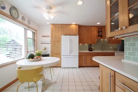 527 Selborne Rd, Riverside, IL 60546 photo 10