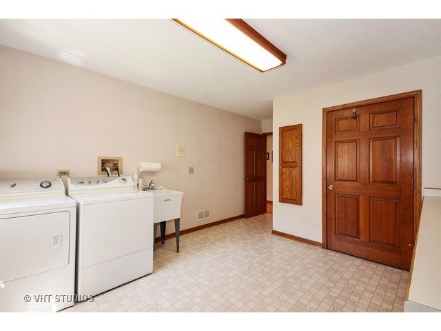 450 67th St, Darien, IL 60561 photo 16