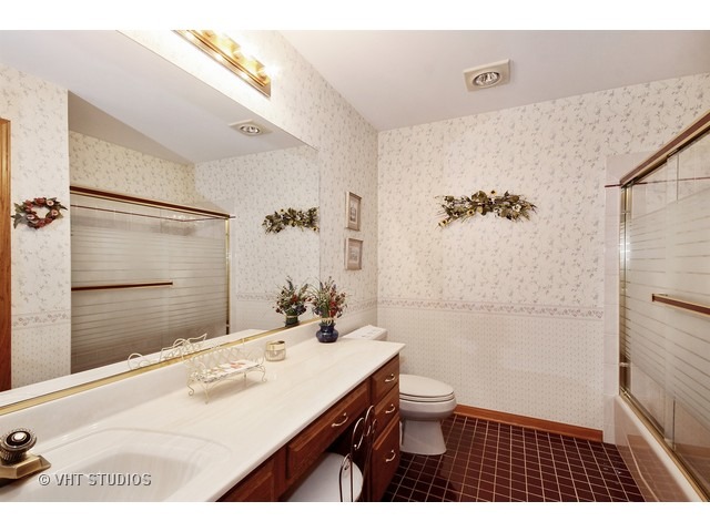 450 67th St, Darien, IL 60561 photo 14